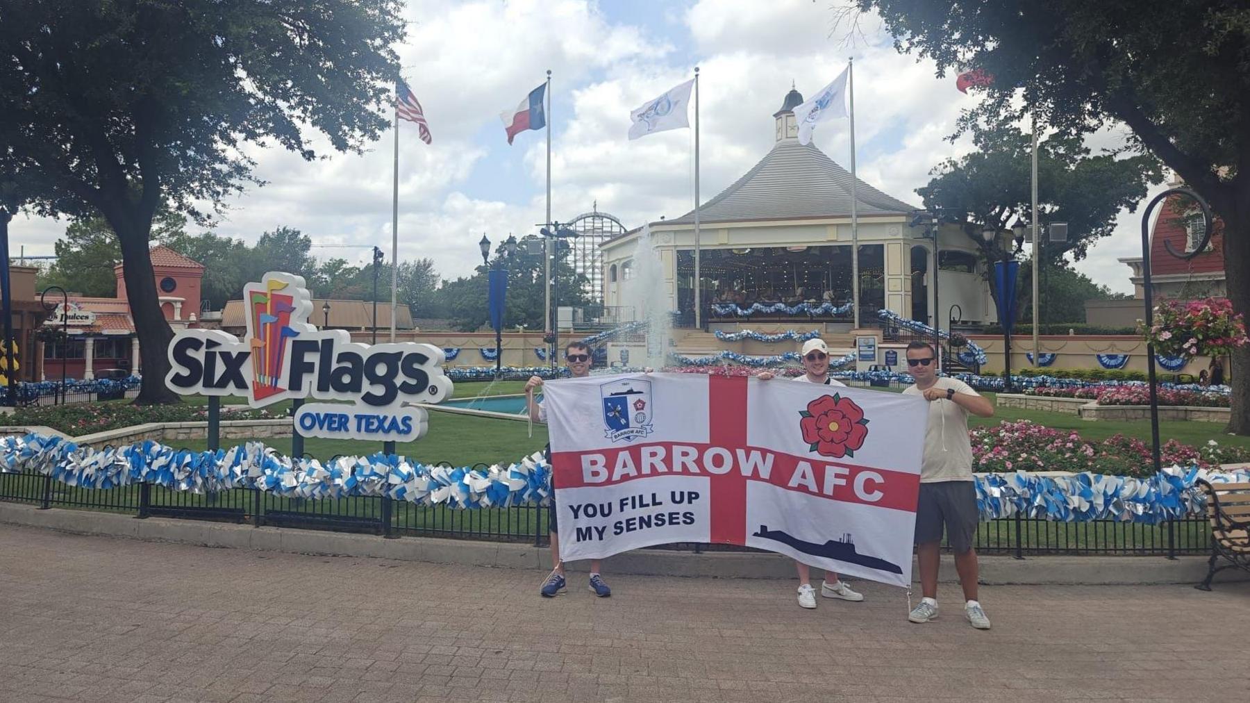 La Fifa interdit le drapeau du club de Barrow avec un sous-marin lors de la Coupe du Monde